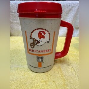 Vintage Tampa Bay Buccaneers NFL Original logo 7-11 Aladdin mug
